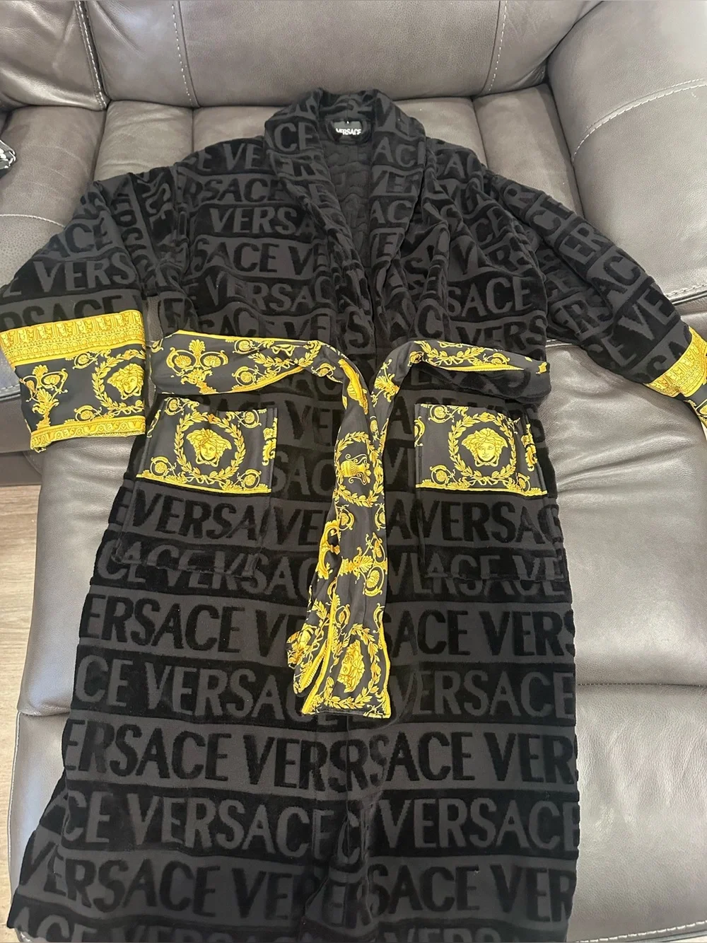 Versace Black and Gold Baroque Logo Kimono Robe - Picture 2 of 7